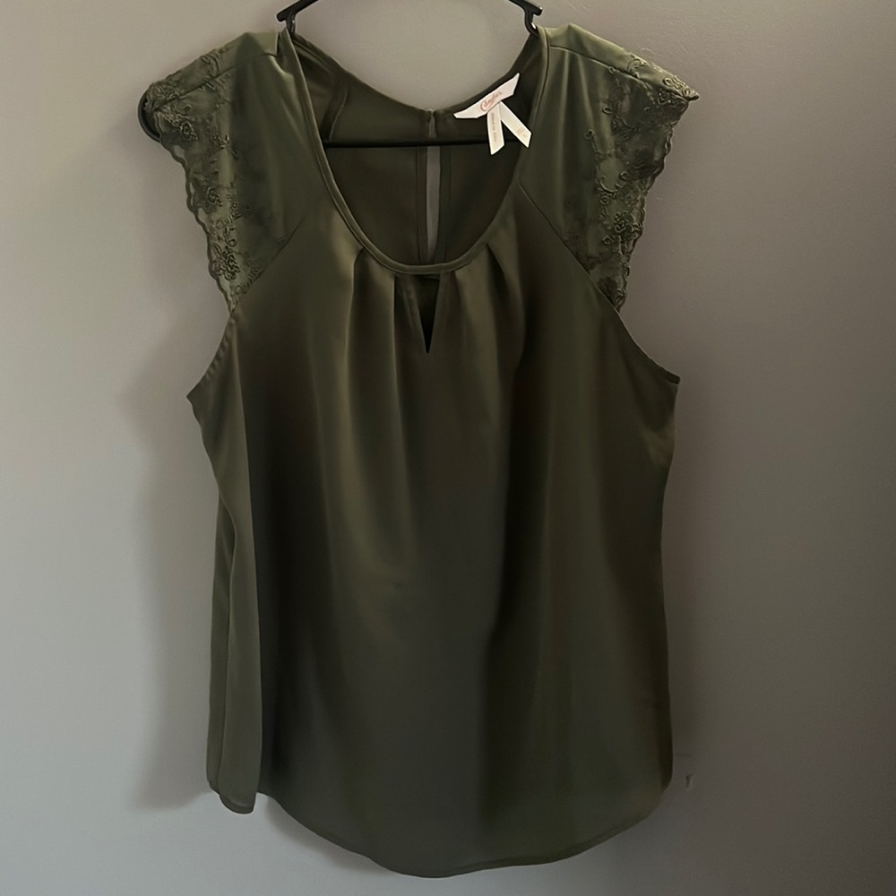 Sleeveless blouse